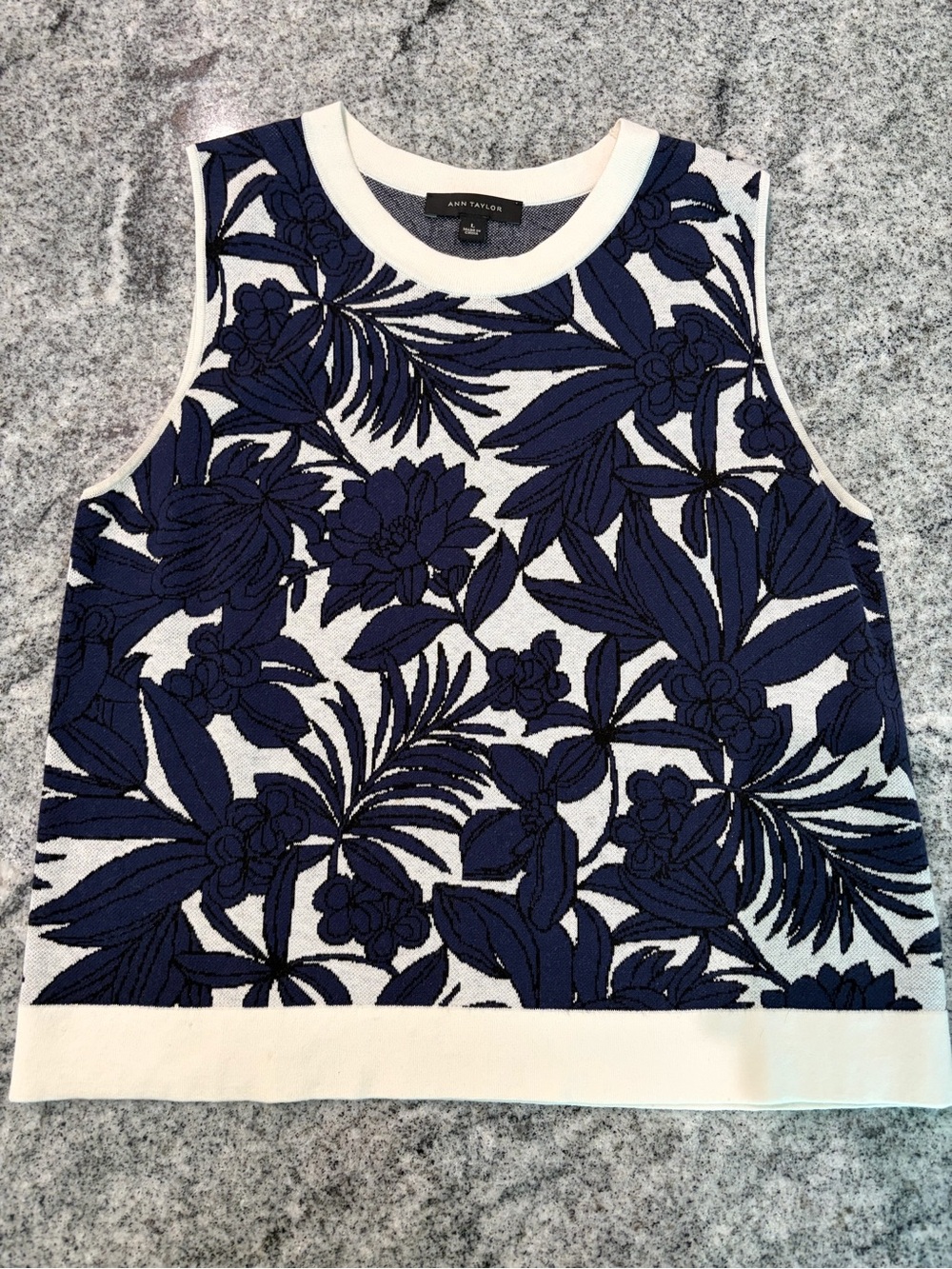 Ann Taylor, Navy Floral Knit Shell Top, Blue, White, Black (L)
